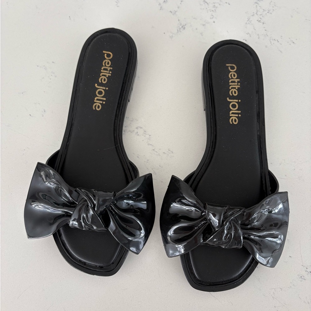 petite jolie Black Patent Bow Slide Mules